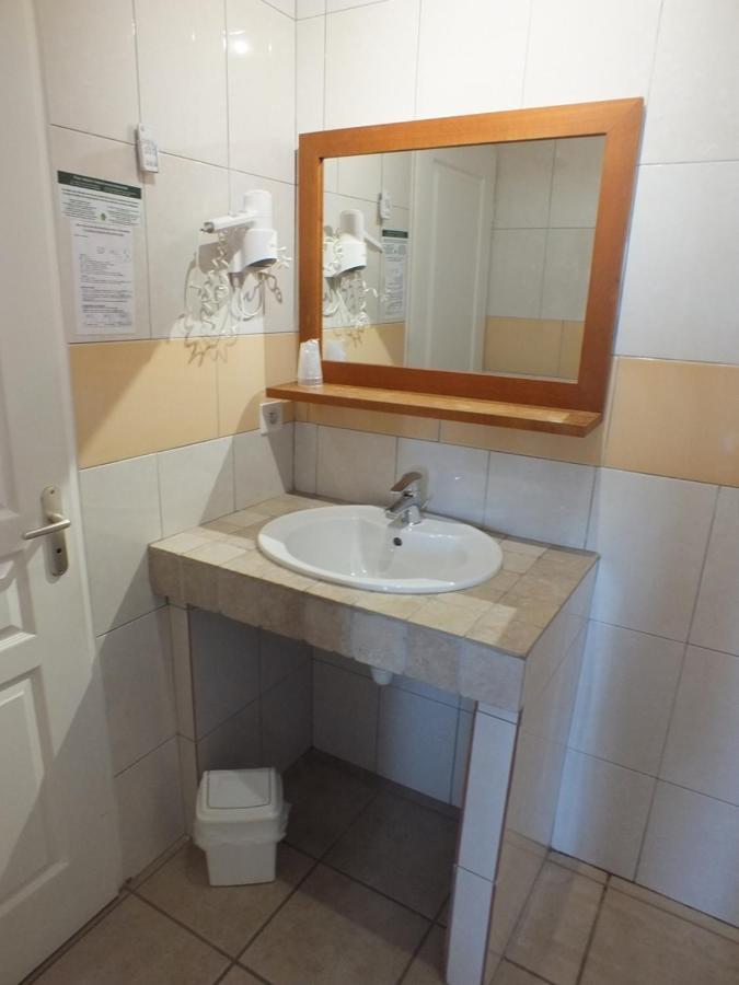 Logis Hotel Restaurant Le Clos Saint Loup Bram المظهر الخارجي الصورة