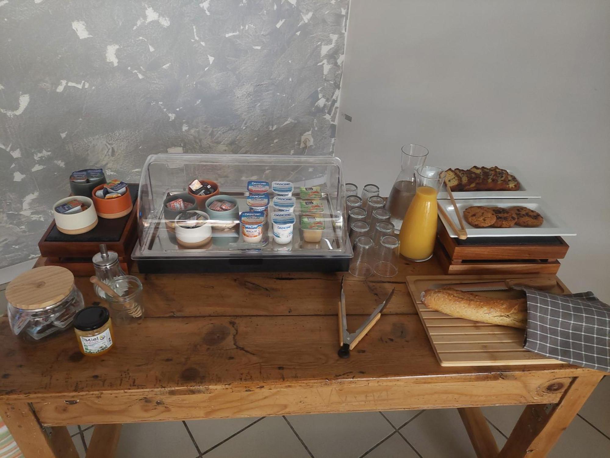 Logis Hotel Restaurant Le Clos Saint Loup Bram المظهر الخارجي الصورة