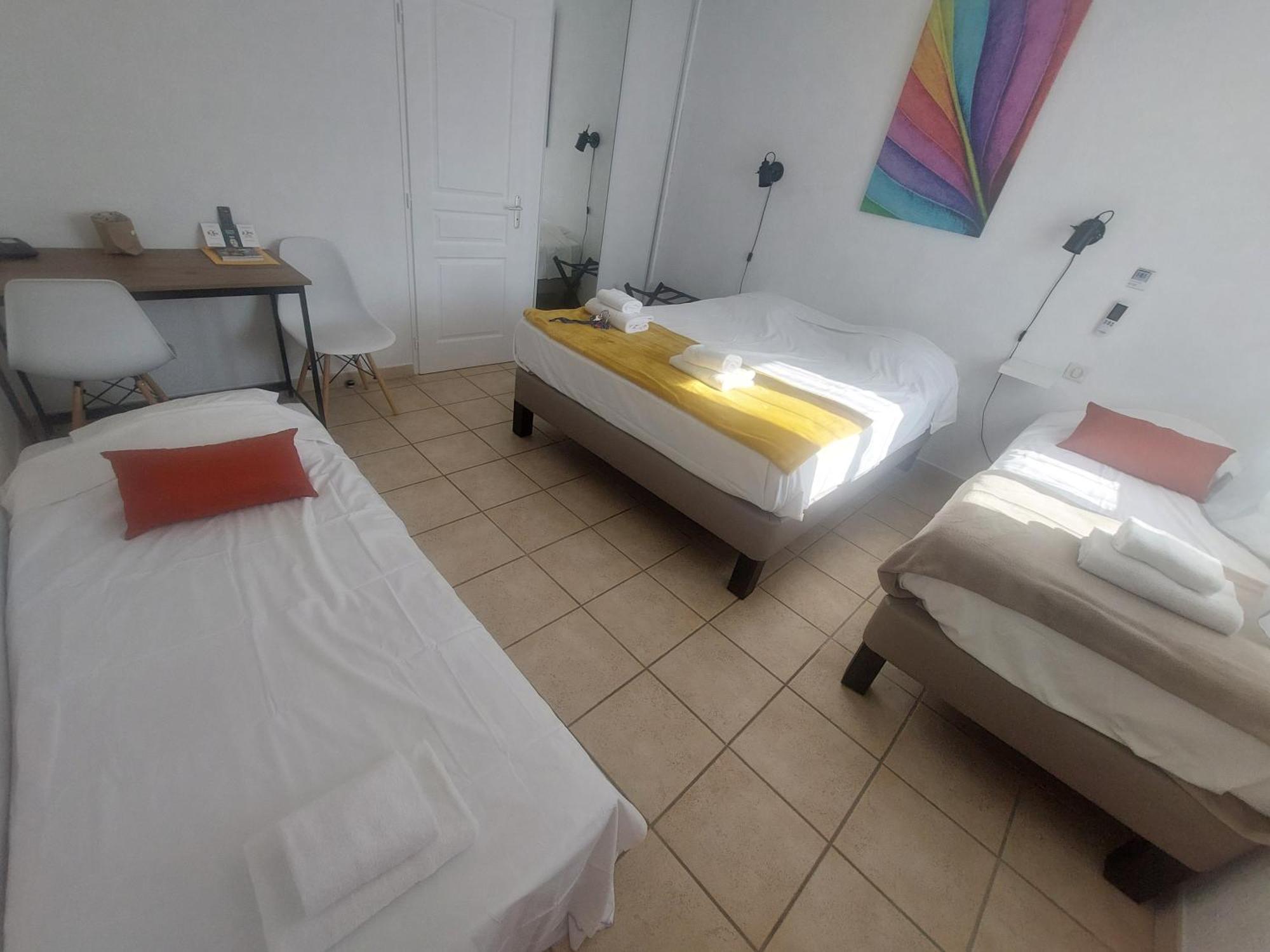 Logis Hotel Restaurant Le Clos Saint Loup Bram المظهر الخارجي الصورة